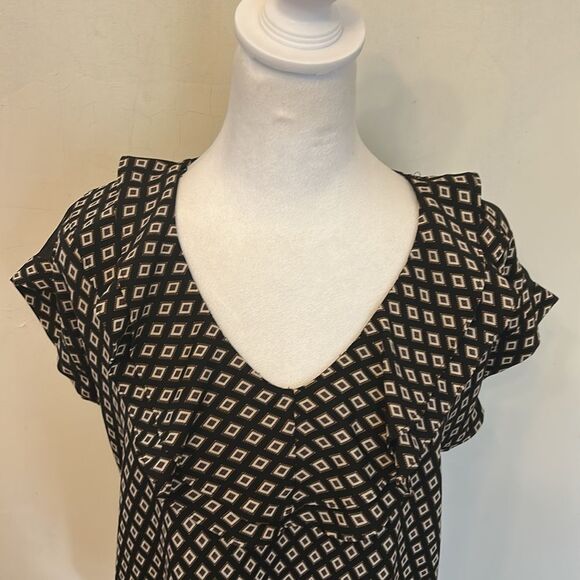 Pleione Black Patterned Flutter Sleeve Ruffled Blouse Size XS EUC - Picture 3 of 9